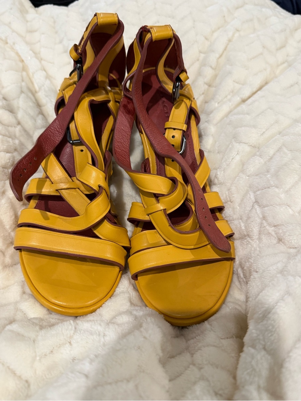 Coack Women’s Strappy Yellow Leather Sandals Size 9.5